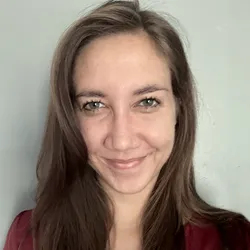 Headshot of Nicole Ruhle